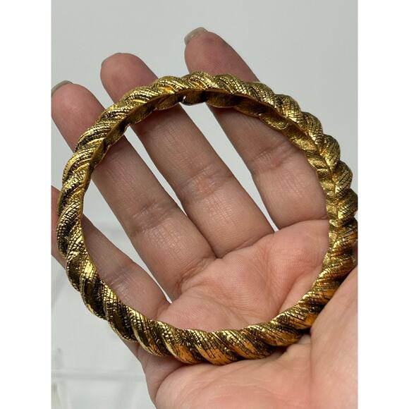 Vintage Chanel Made in France Twist Bangle - Picture 10 of 16